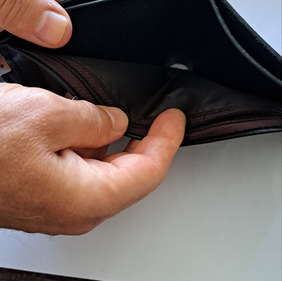 Men's Wallet - Picture 5 of 5